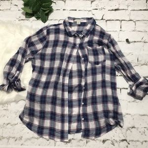 NWT PLAID BUTTON DOWN TOP